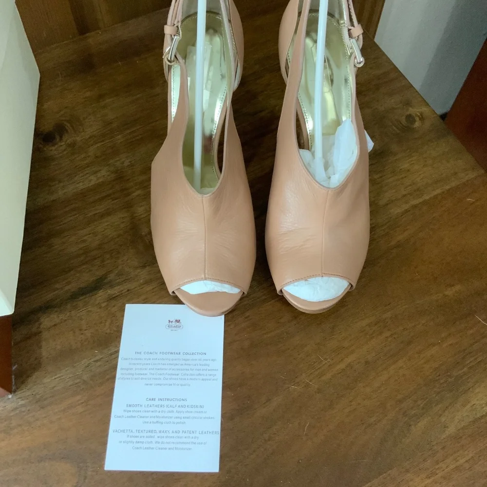 COACH Apryl Nude Nubuck Cut Out Peep Toe Logo‎ Buckle Stilettos NIB - Picture 2 of 14